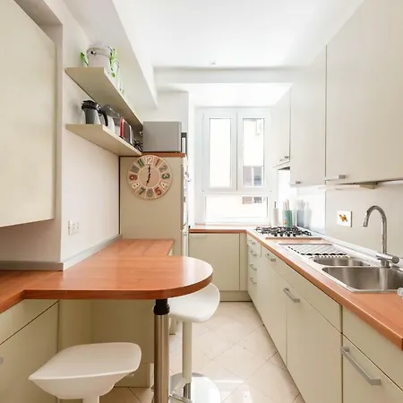 アパート Saint Peters Luxury 3 Bedrooms ローマ